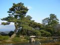 lanterne de pierre du jardin japonais de kanazawa
